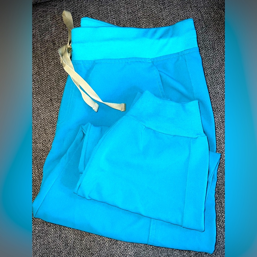 Figs Set - Zamora joggers & Caterina one pocket scrub set